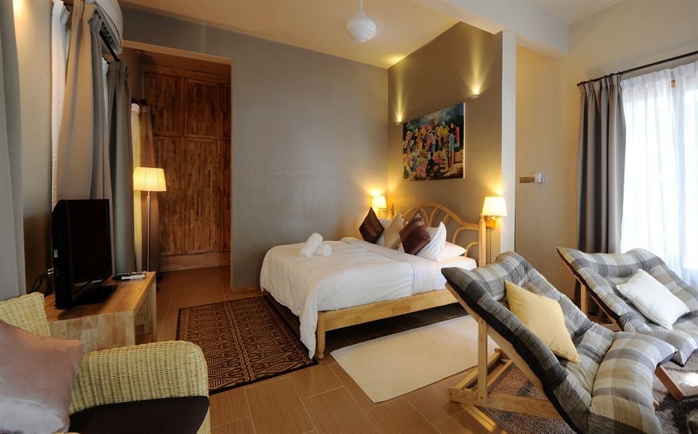 Ambong Rainforest Retreat Pantai Tengah  Экстерьер фото